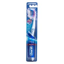 Oral-B 3D White Luxe Pro-Flex Manual Soft Toothbrush